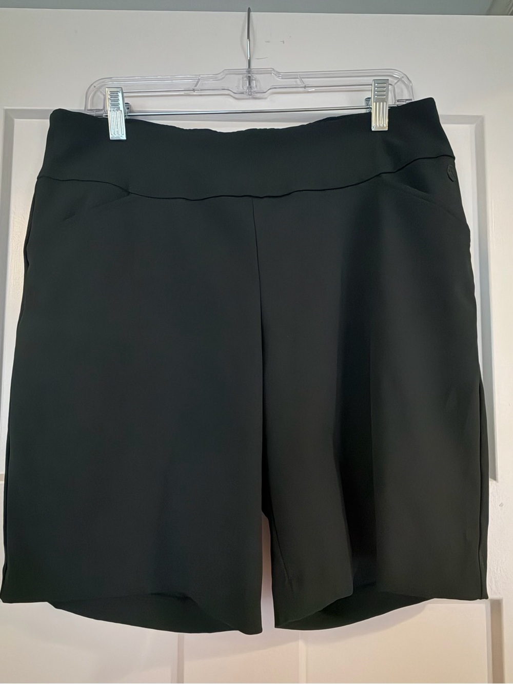 Lilly Pulitzer Reid shorts long Golf athletic Bermuda UPF 50 Like new 14